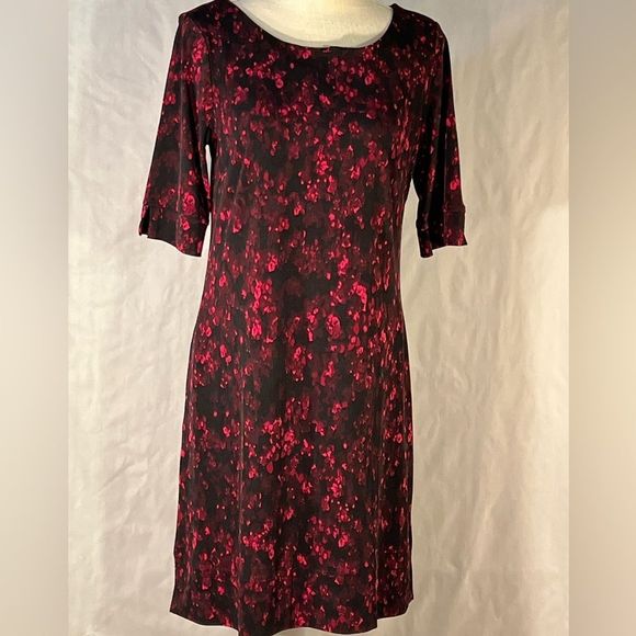 Tahari Dresses & Skirts - Tahari Black & Red Jersey Sheath Dress with 3/4 Length Sleeves Hidden Pockets 8